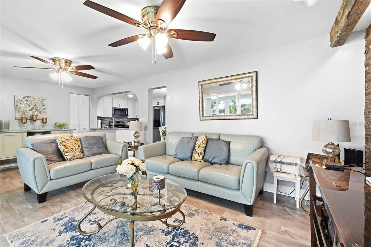 485 FLAMINGO DRIVE — photo 5 of 43
