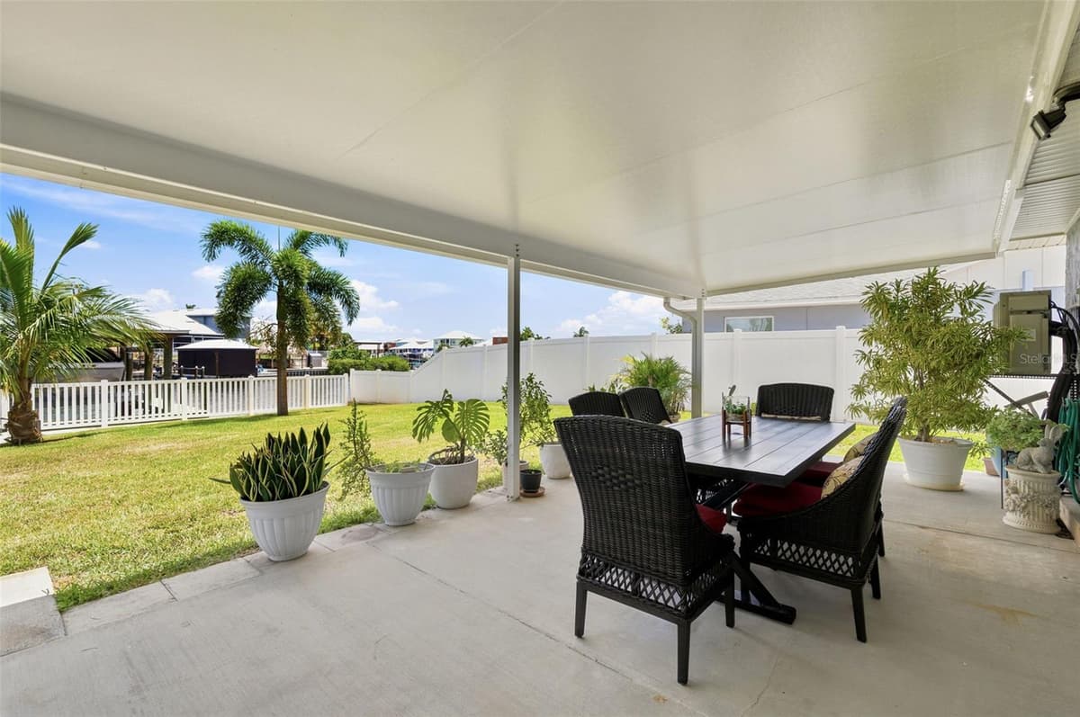 485 FLAMINGO DRIVE — photo 17 of 43
