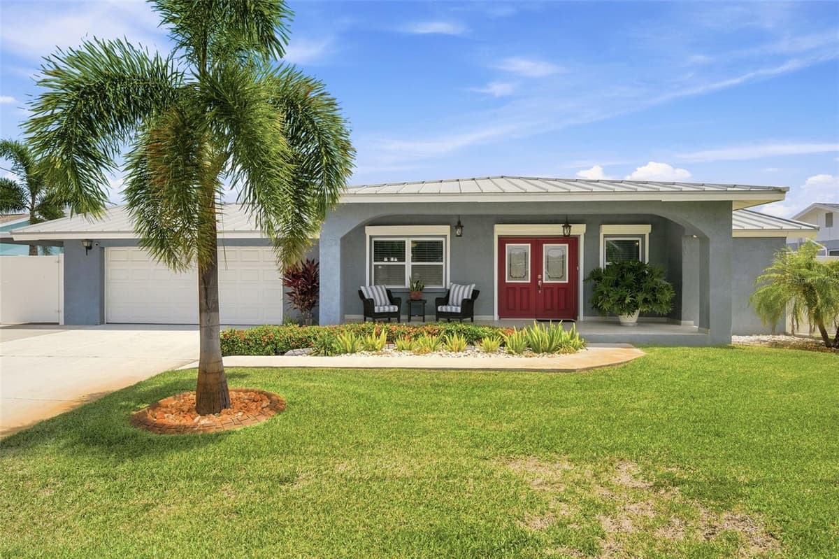485 FLAMINGO DRIVE — photo 2 of 43