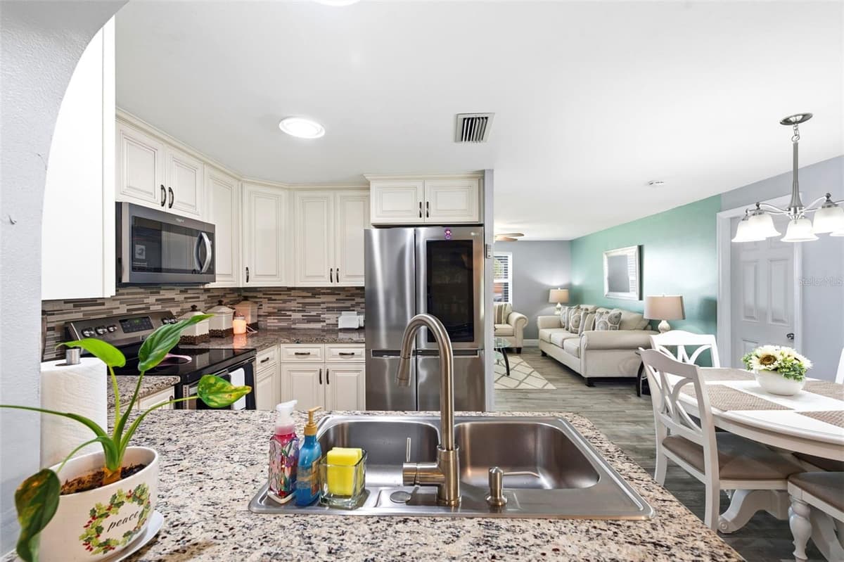 485 FLAMINGO DRIVE — photo 12 of 43