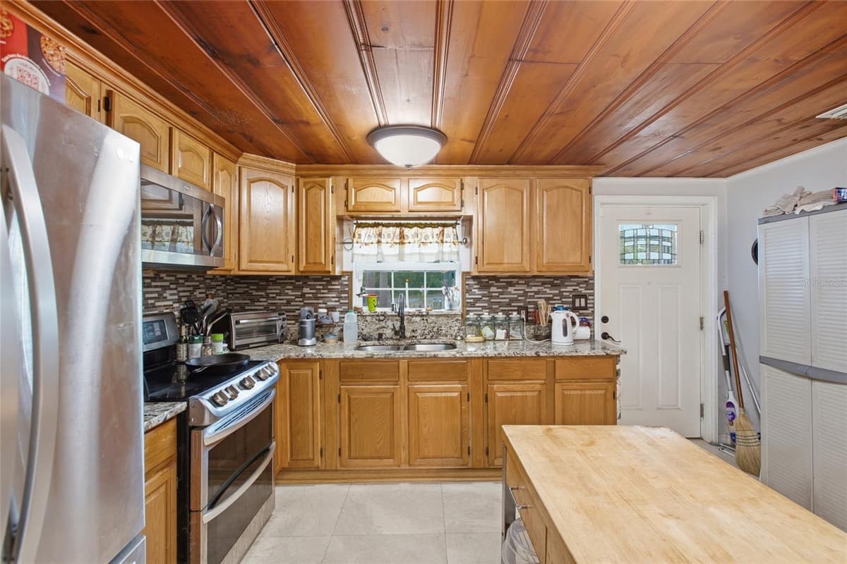 40832 RIVER ROAD — photo 4 of 60