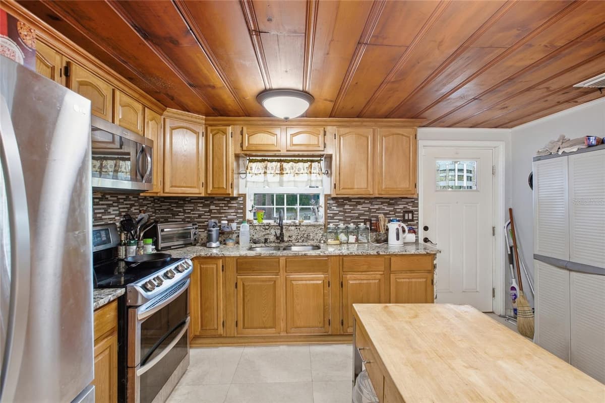 40832 RIVER ROAD — photo 3 of 60