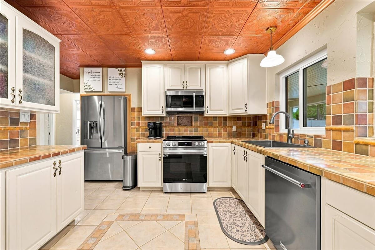 8805 KENWOOD ROAD — photo 11 of 46