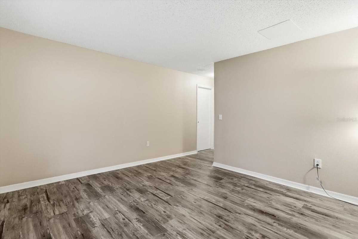 10078 CARVER WAY — photo 11 of 50