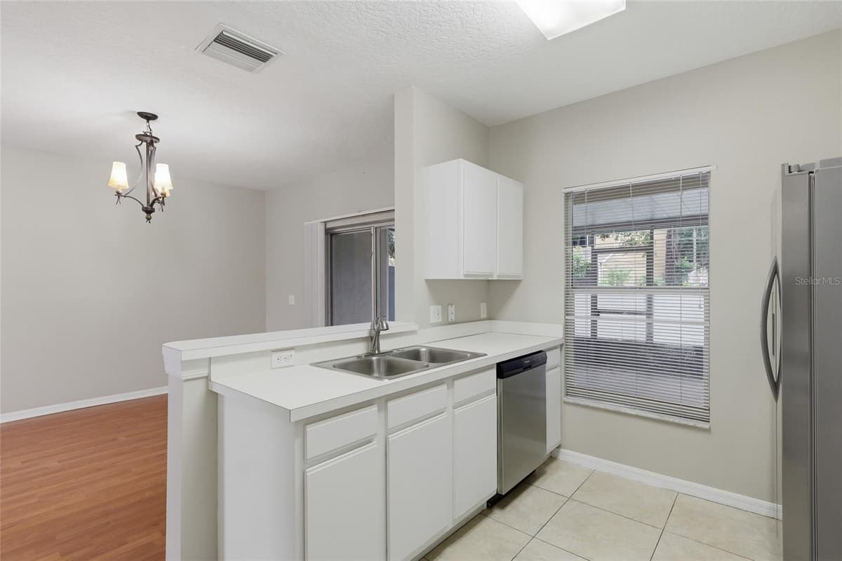 1236 BLENHEIM COURT — photo 19 of 28