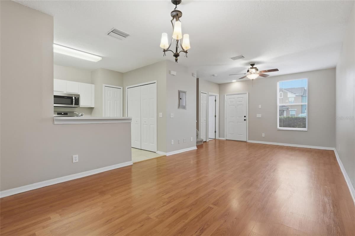 1236 BLENHEIM COURT — photo 5 of 28