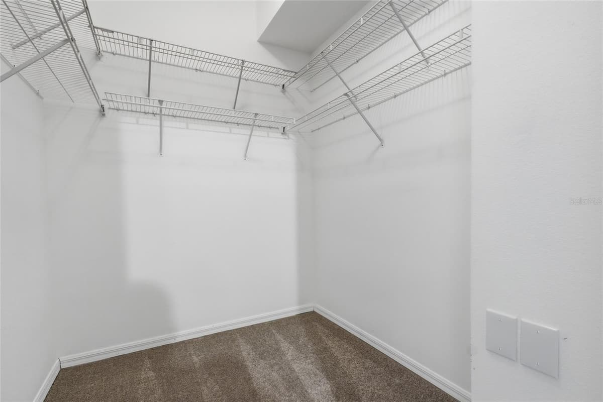 1236 BLENHEIM COURT — photo 12 of 28
