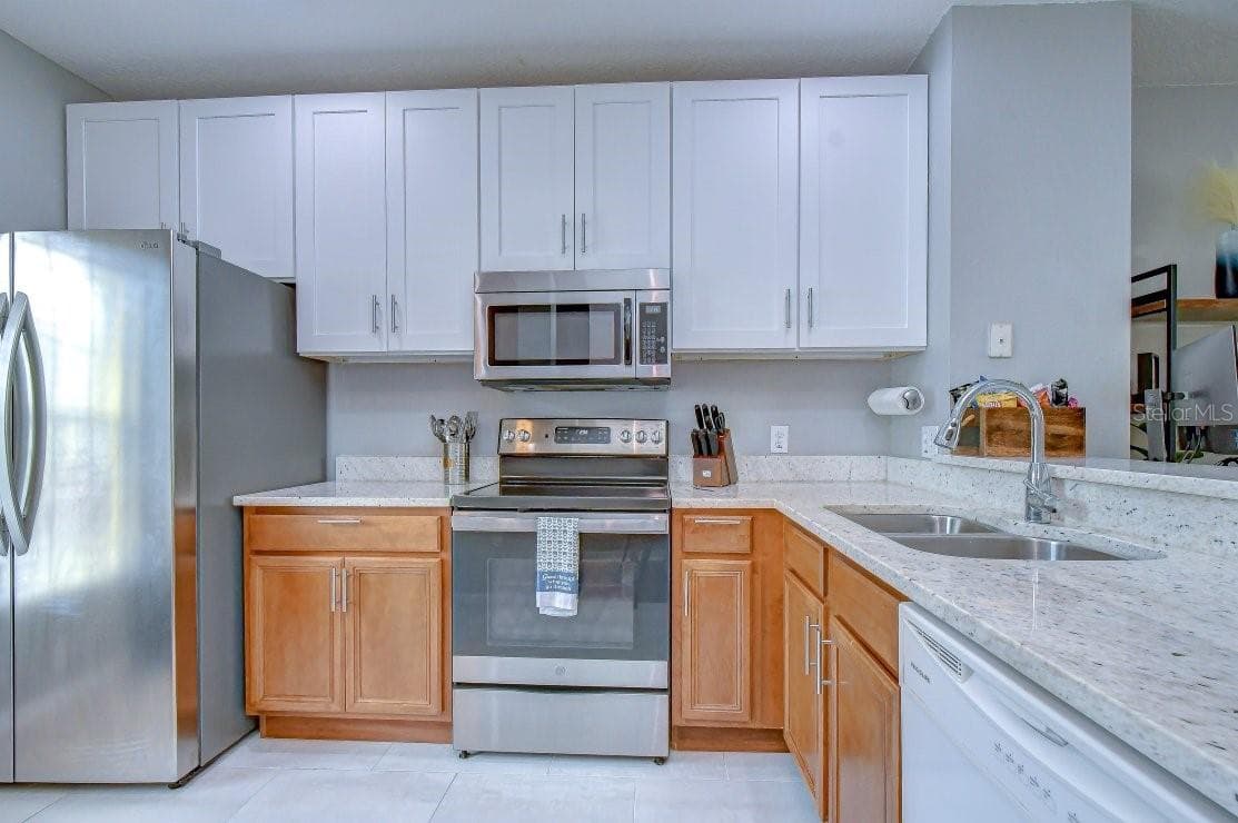8551 TRAIL WIND DRIVE — photo 9 of 52