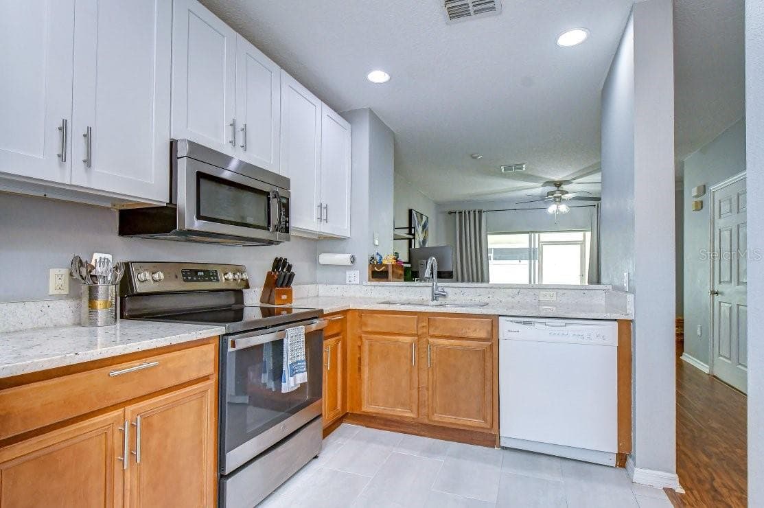 8551 TRAIL WIND DRIVE — photo 11 of 52