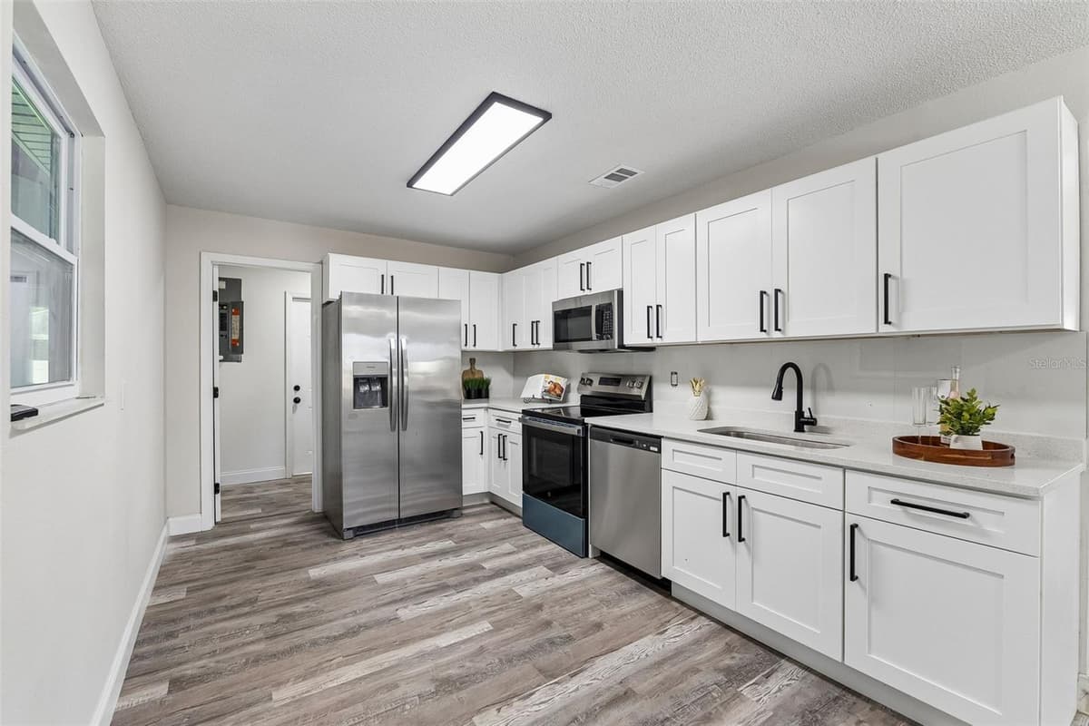 2713 VICTORY PALM DRIVE — photo 12 of 24