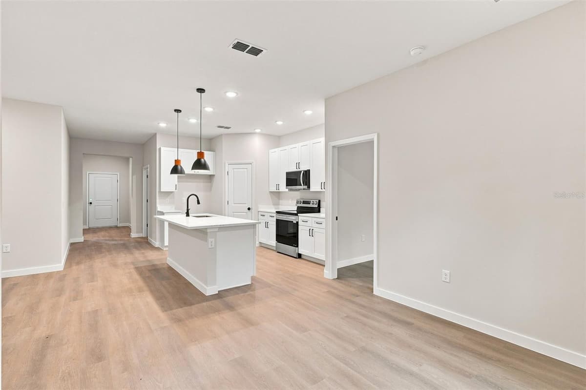 25115 QUAKER RIDGE AVENUE — photo 7 of 37