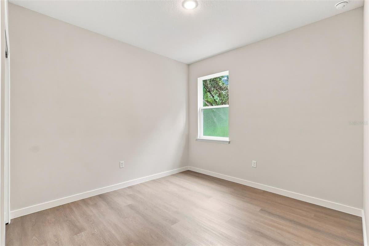 25115 QUAKER RIDGE AVENUE — photo 29 of 37