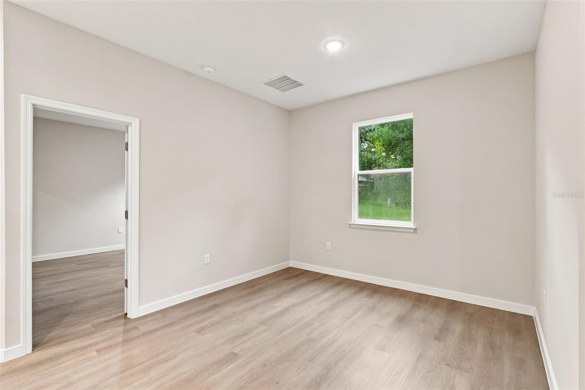 25115 QUAKER RIDGE AVENUE — photo 16 of 37