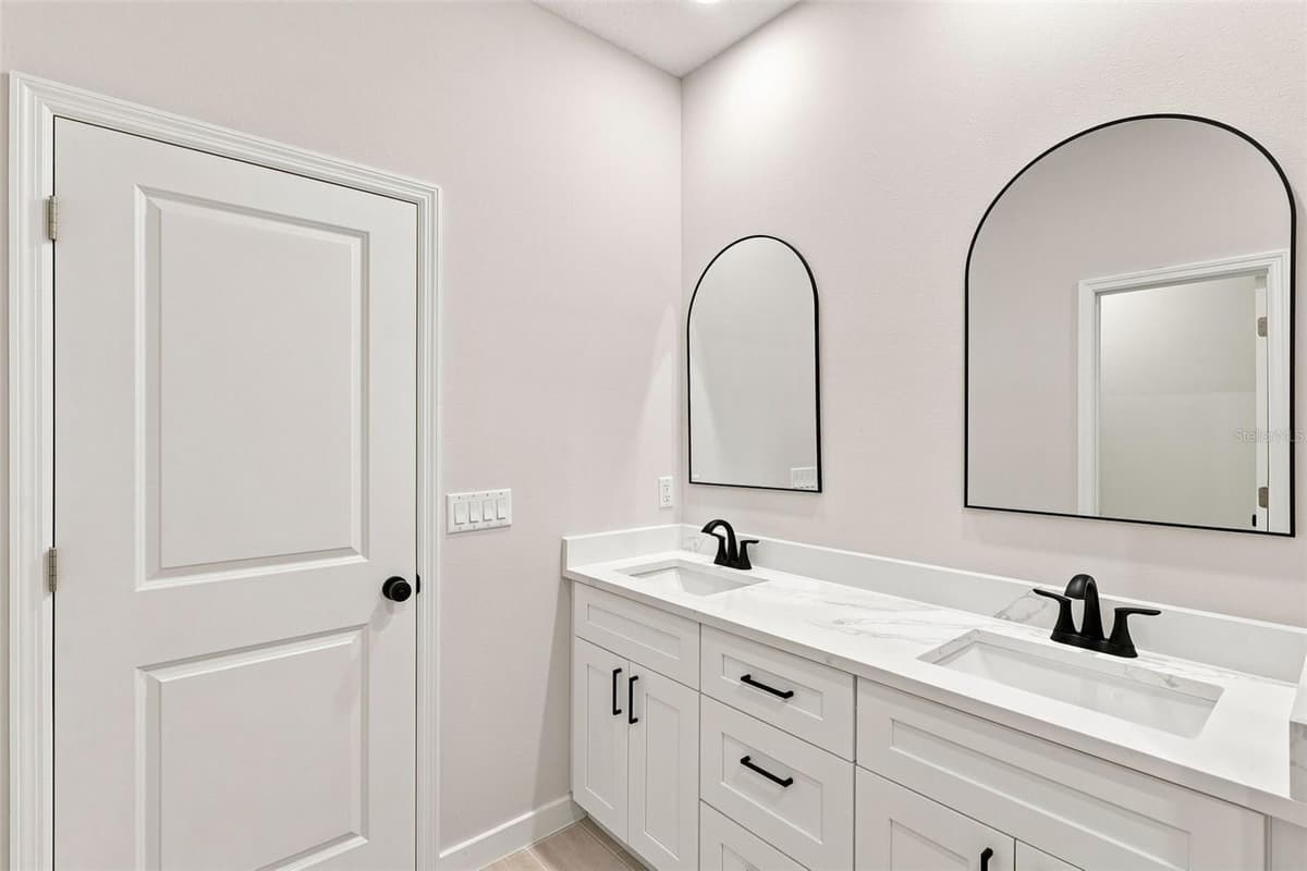 25115 QUAKER RIDGE AVENUE — photo 19 of 37
