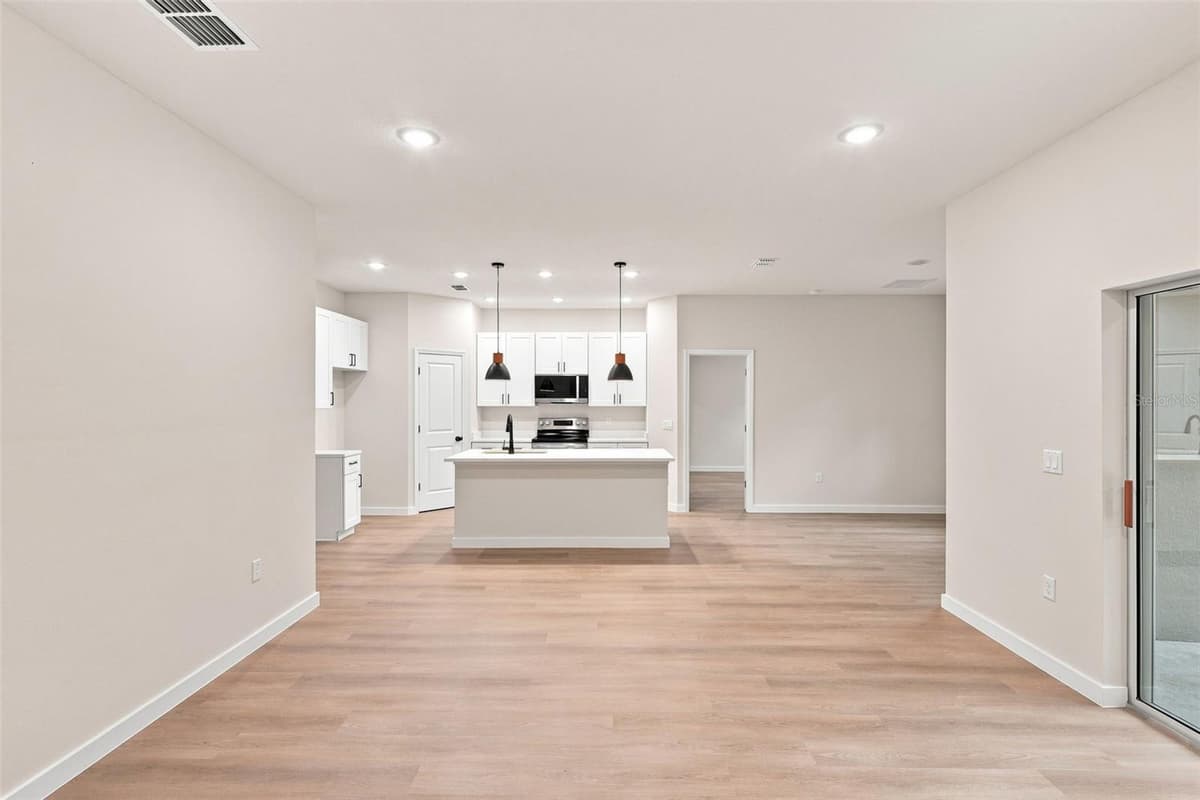 25115 QUAKER RIDGE AVENUE — photo 10 of 37