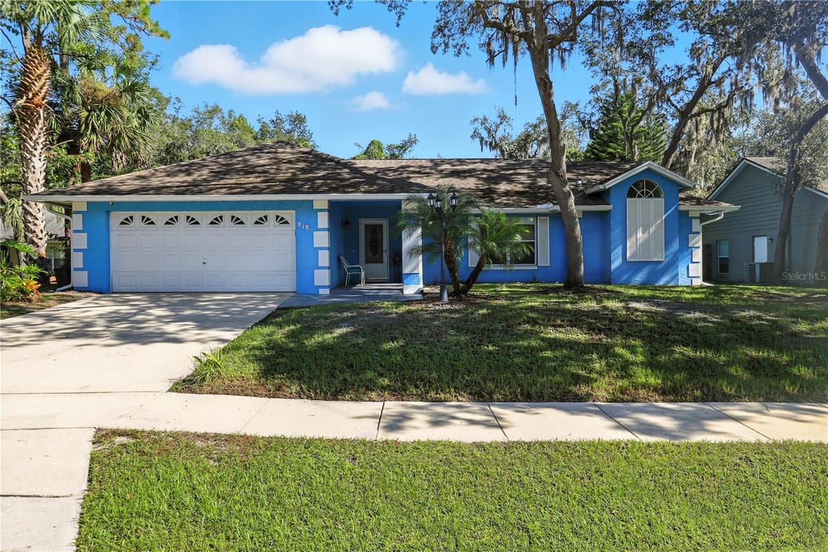 818 WIL O WIK DRIVE — photo 1 of 36