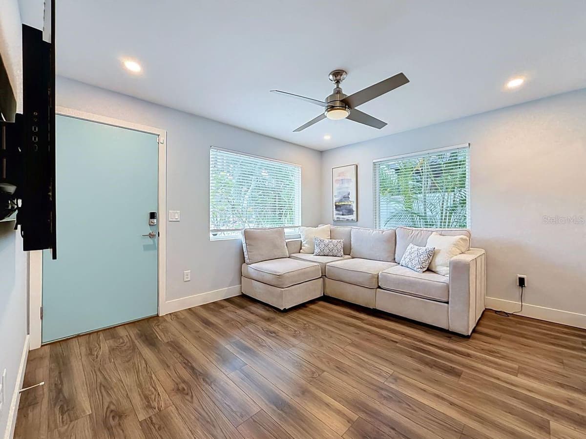 5458 6TH AVENUE — photo 4 of 34