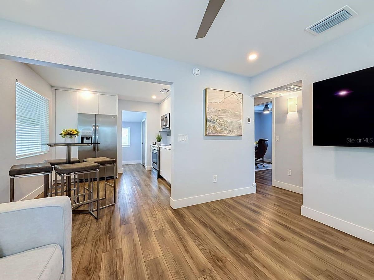 5458 6TH AVENUE — photo 3 of 34