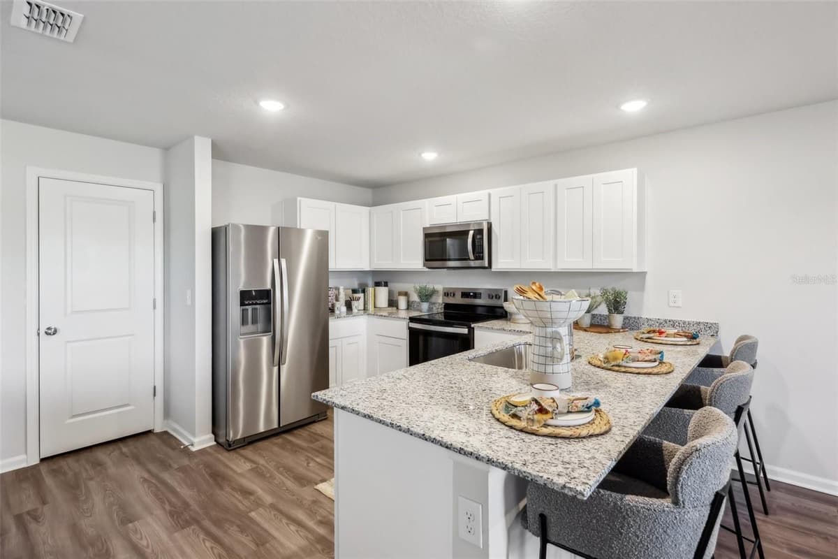 1305 TRANSCORO STREET — photo 7 of 35