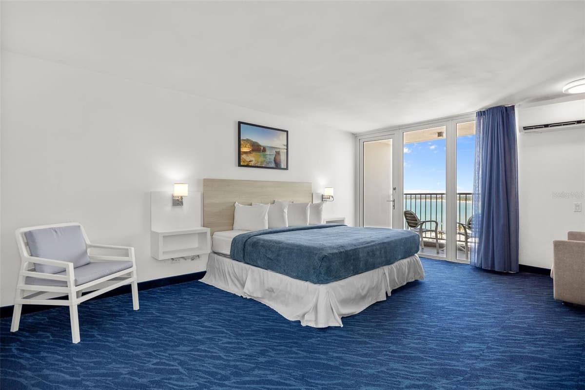 6165 ISLA VERDE AVE. — photo 5 of 18