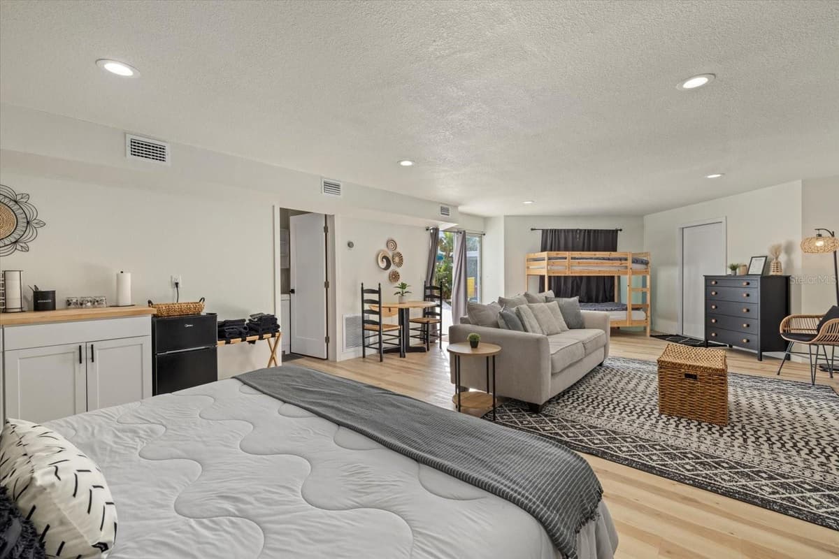2069 BOUGAINVILLEA STREET — photo 41 of 44