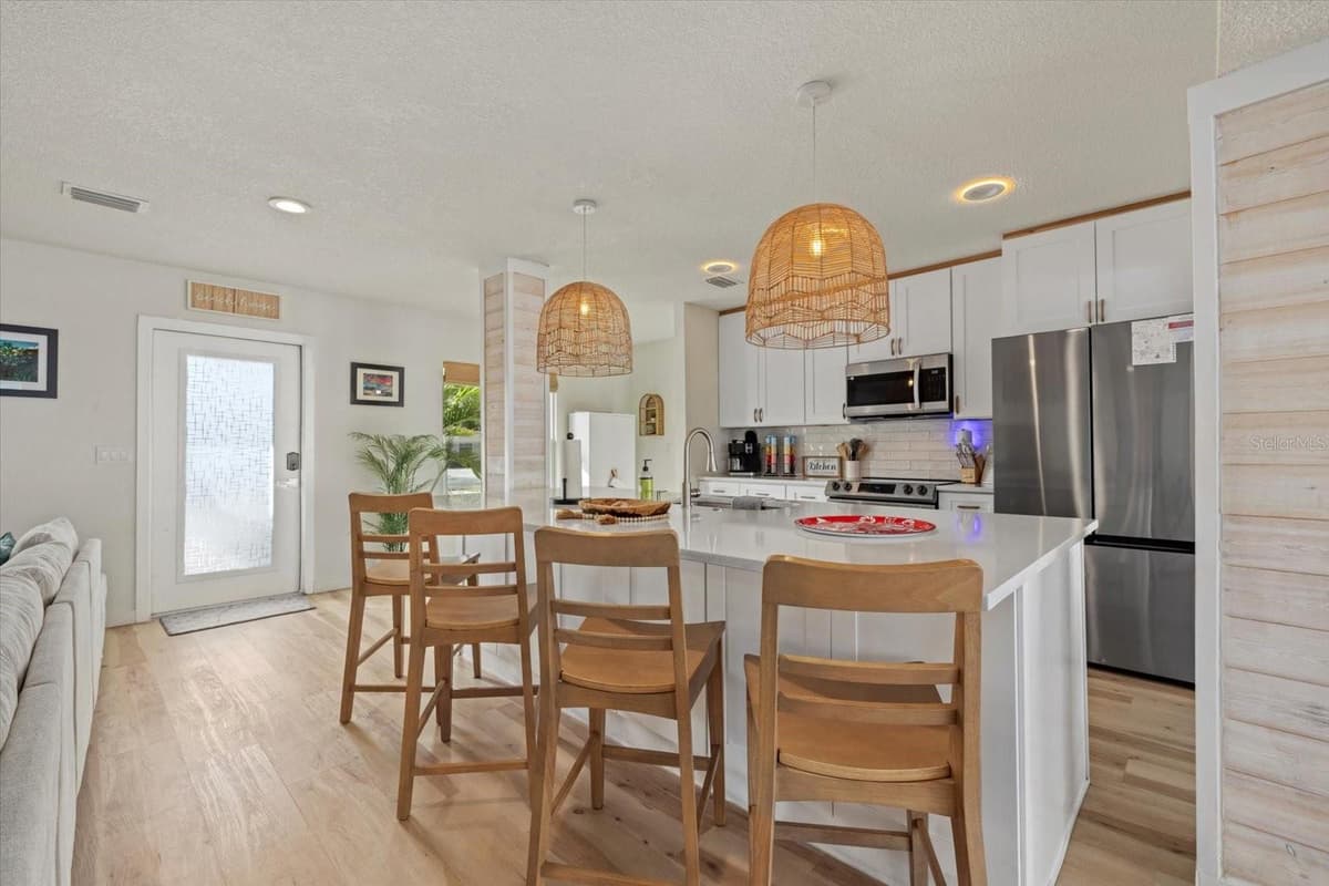 2069 BOUGAINVILLEA STREET — photo 7 of 44