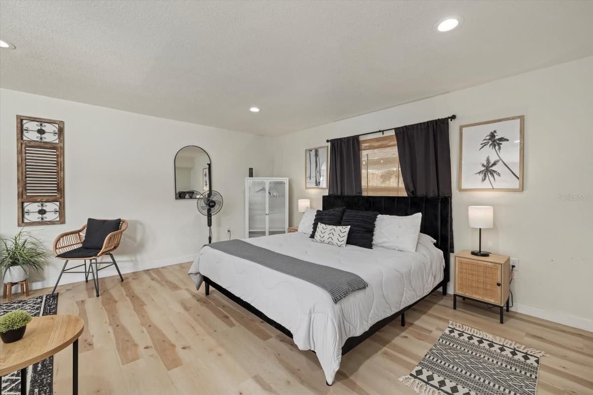 2069 BOUGAINVILLEA STREET — photo 40 of 44