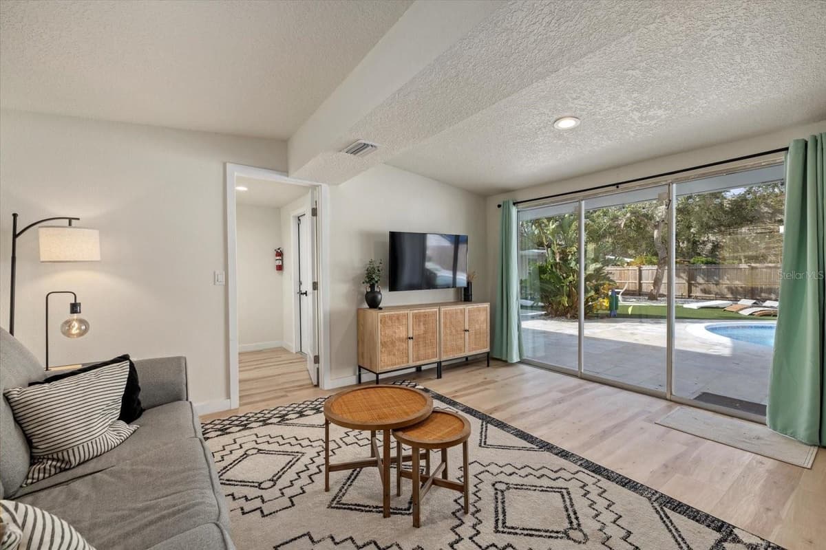 2069 BOUGAINVILLEA STREET — photo 33 of 44