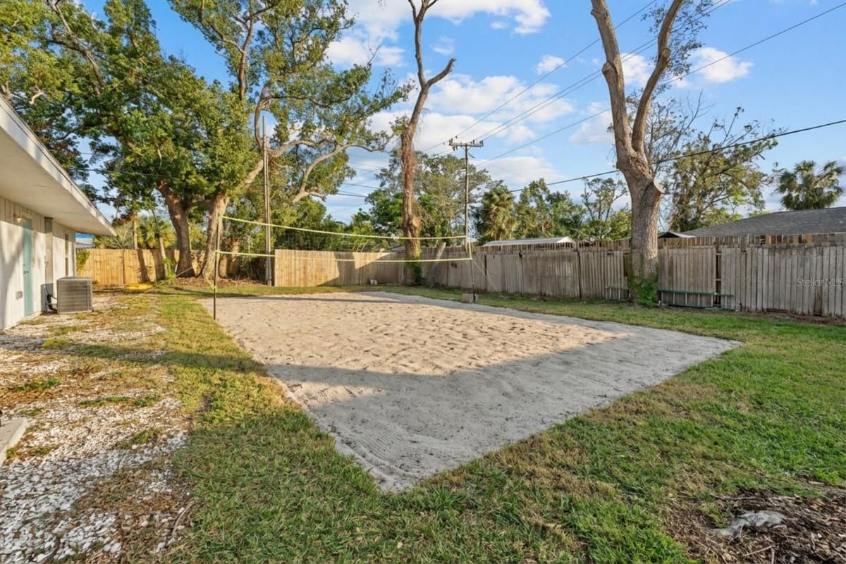 2069 BOUGAINVILLEA STREET — photo 30 of 44