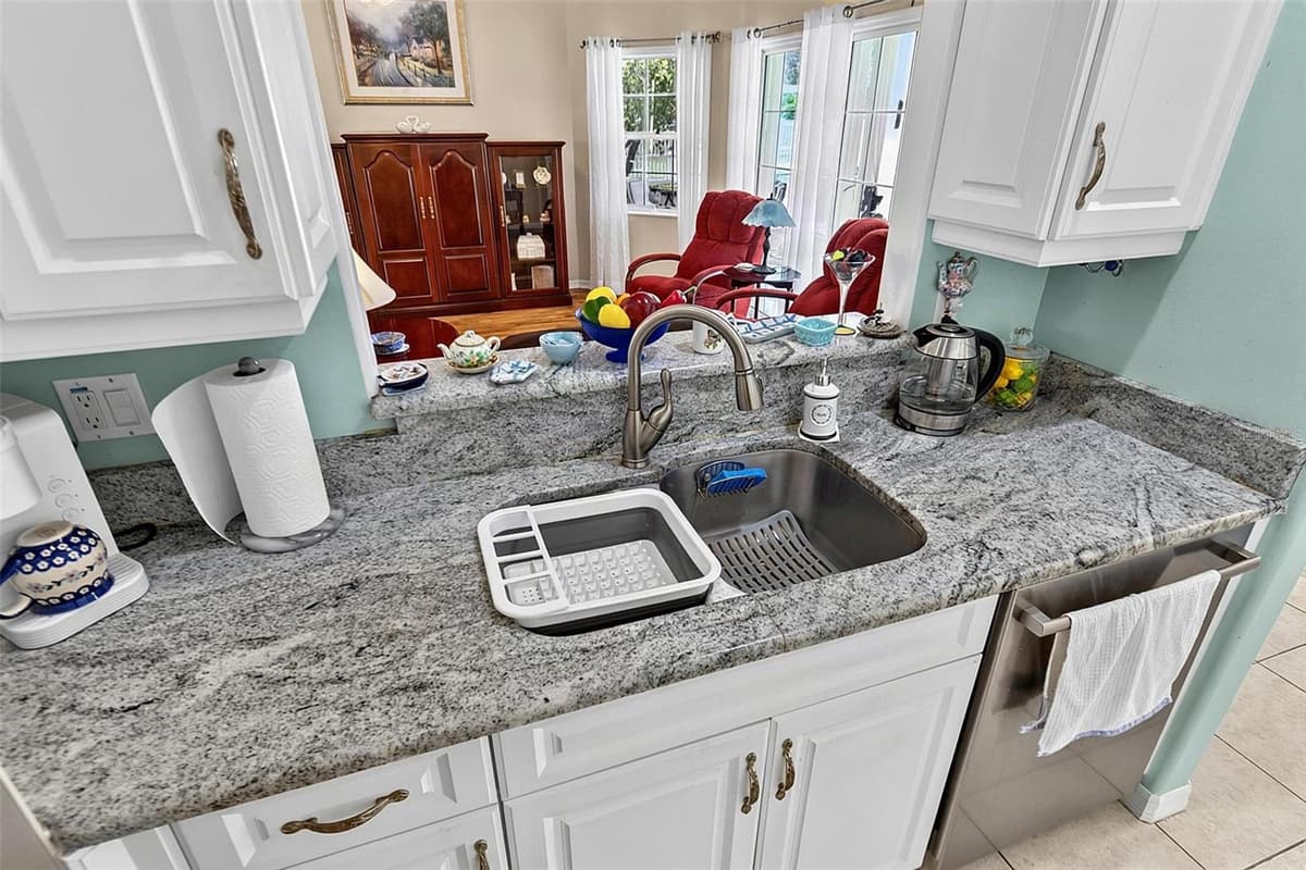 4 EHRLING LANE — photo 19 of 64