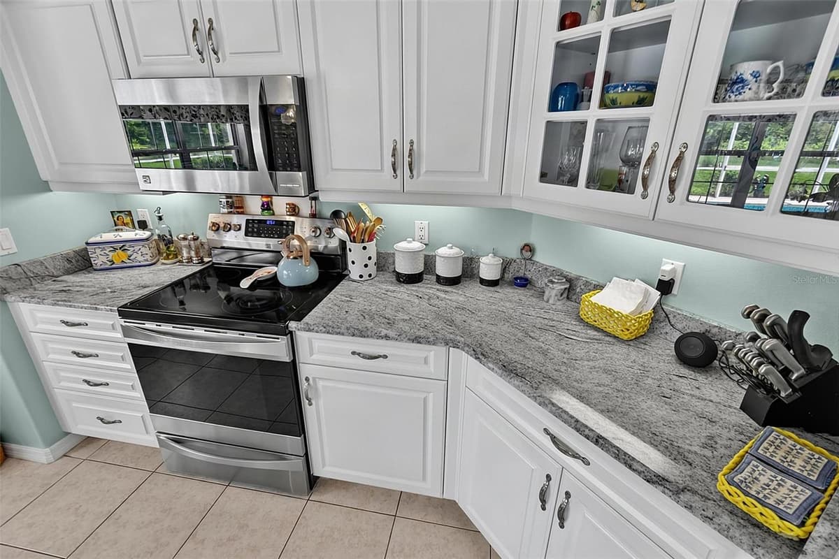 4 EHRLING LANE — photo 18 of 64