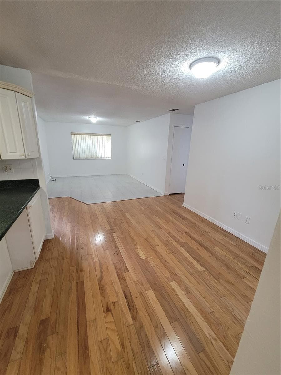 4825 SQUIRES DRIVE — photo 2 of 9