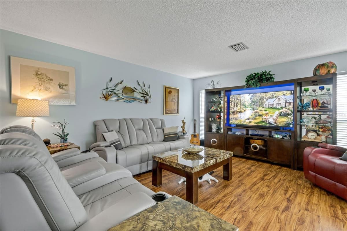 121 ASPEN CIRCLE — photo 10 of 40