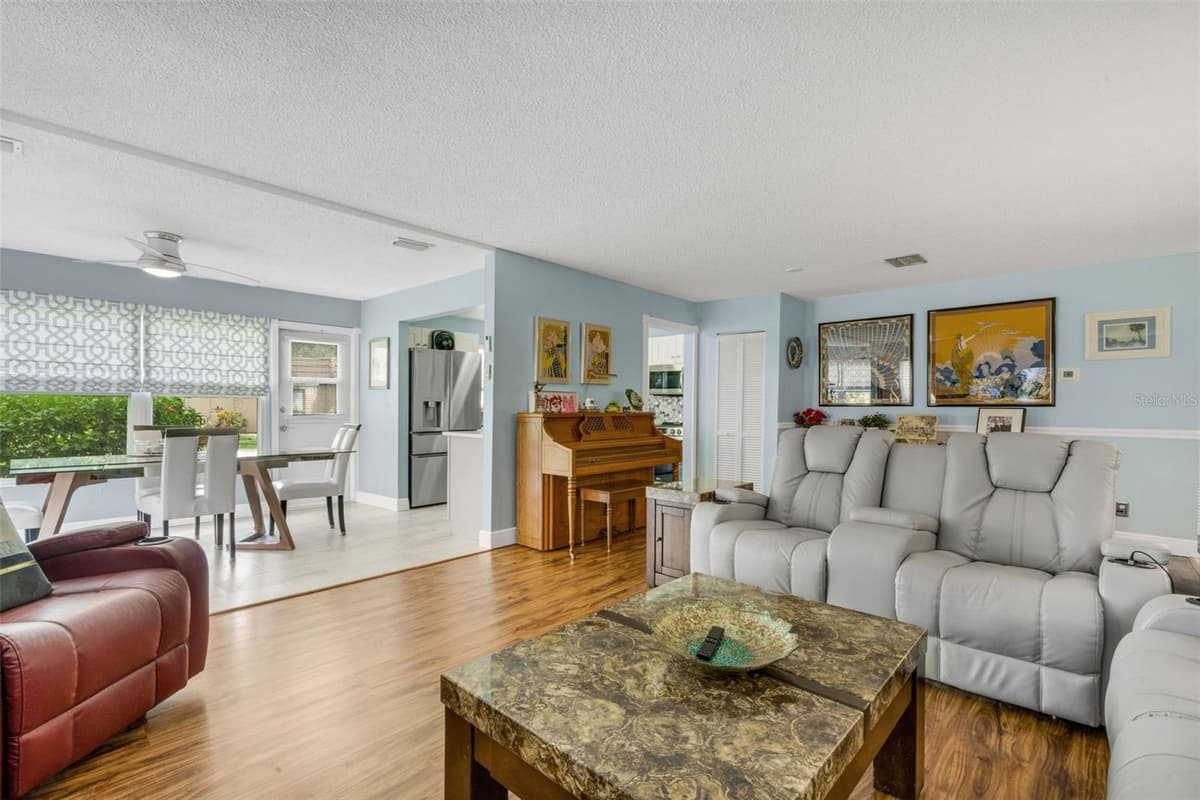121 ASPEN CIRCLE — photo 12 of 40