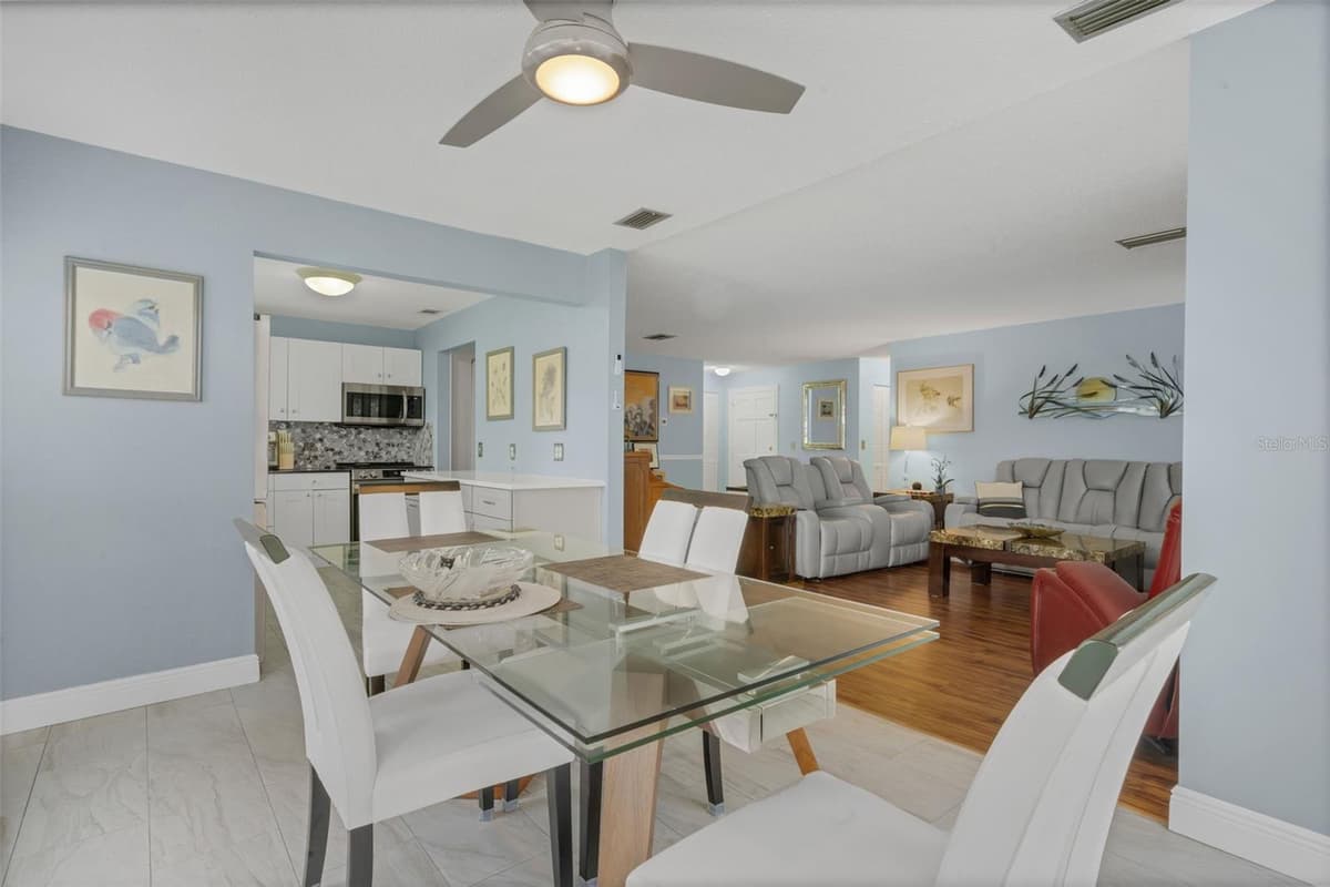 121 ASPEN CIRCLE — photo 14 of 40
