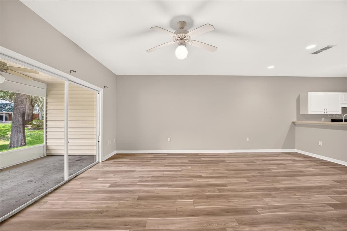 13200 NEWBERRY ROAD — photo 17 of 51