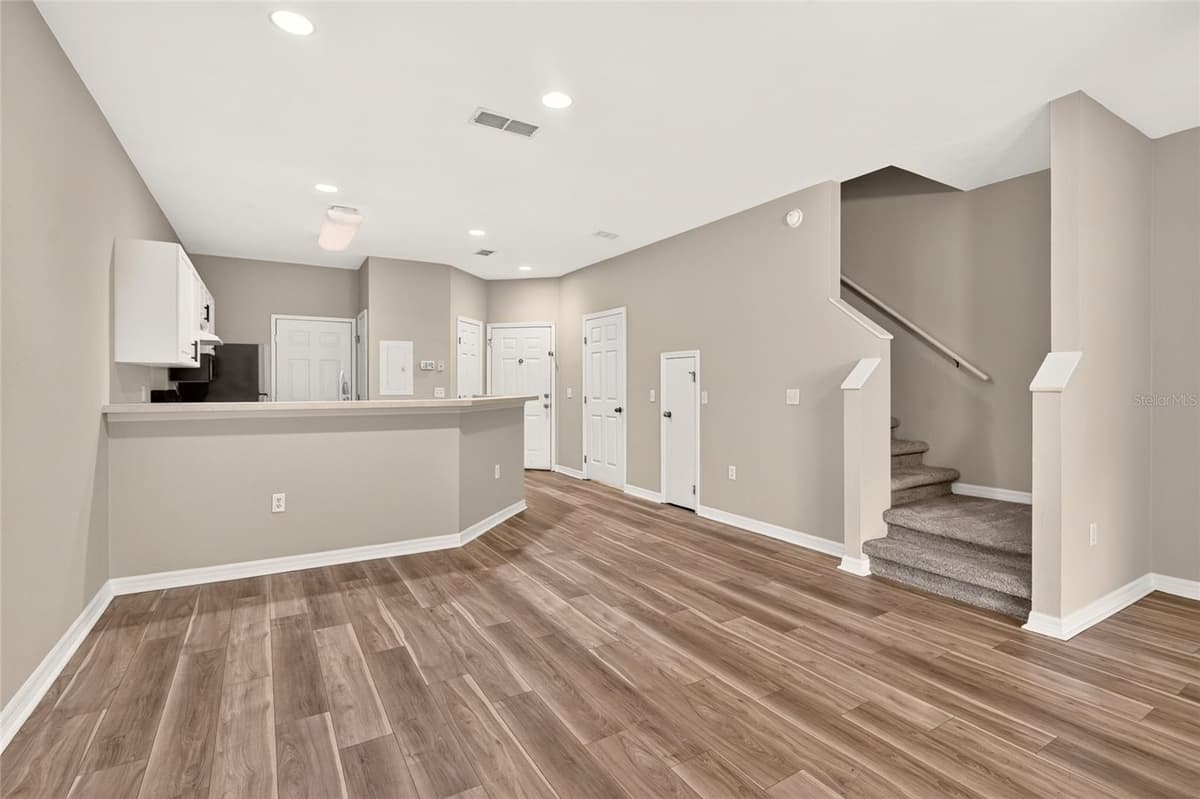 13200 NEWBERRY ROAD — photo 10 of 51