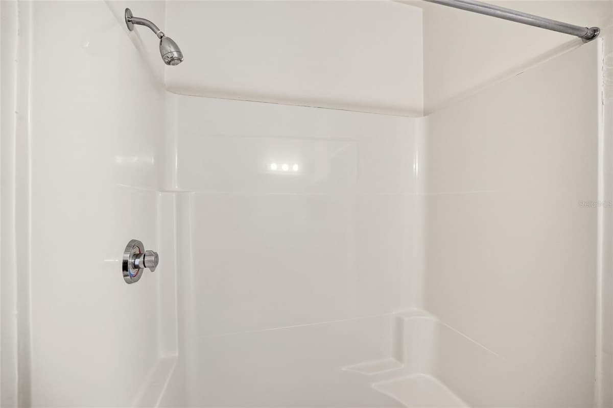 13200 NEWBERRY ROAD — photo 33 of 51