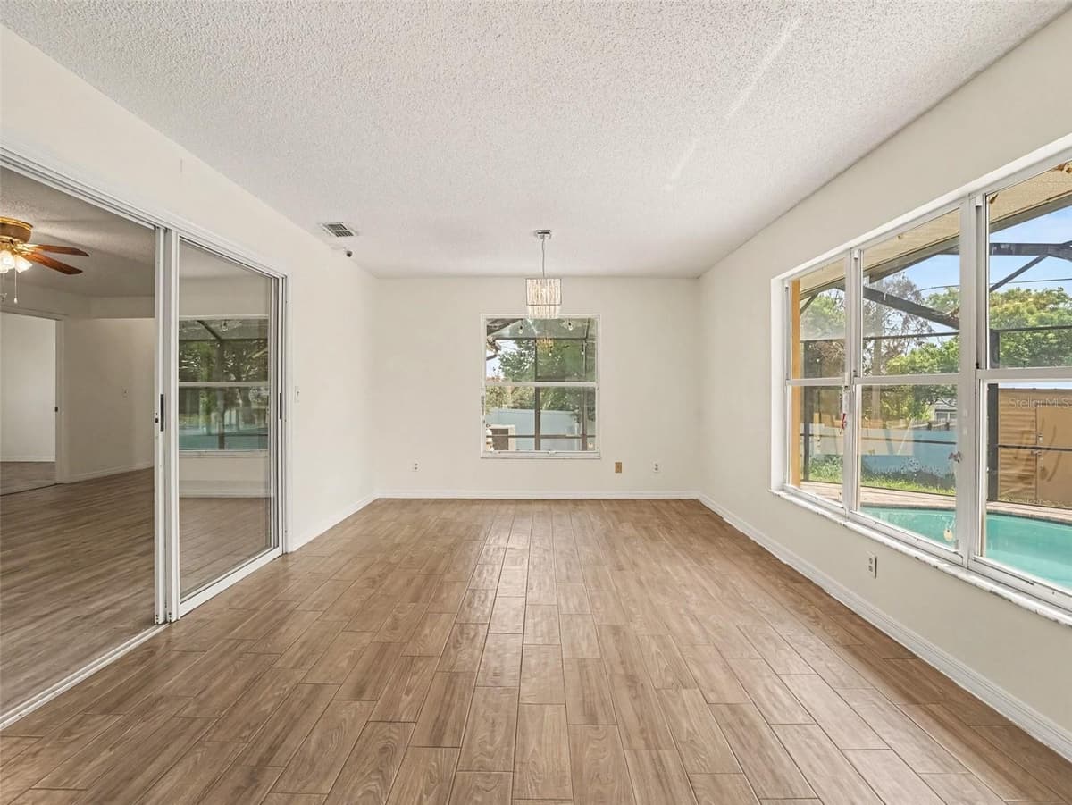 808 CHAMBERLAIN LOOP — photo 12 of 20