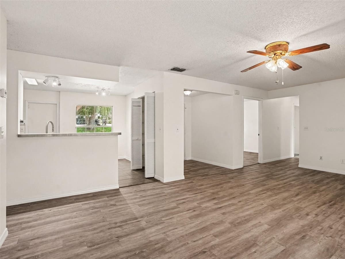 808 CHAMBERLAIN LOOP — photo 7 of 20