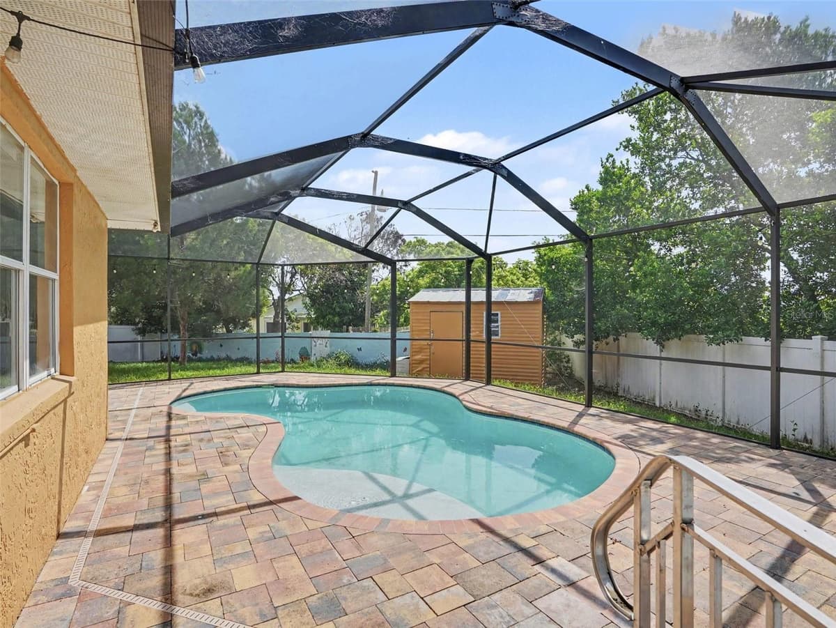808 CHAMBERLAIN LOOP — photo 13 of 20