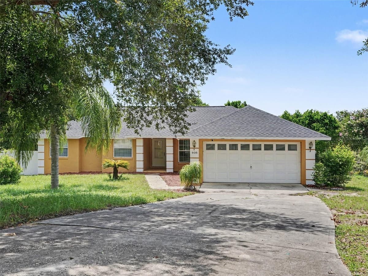 808 CHAMBERLAIN LOOP — photo 1 of 20