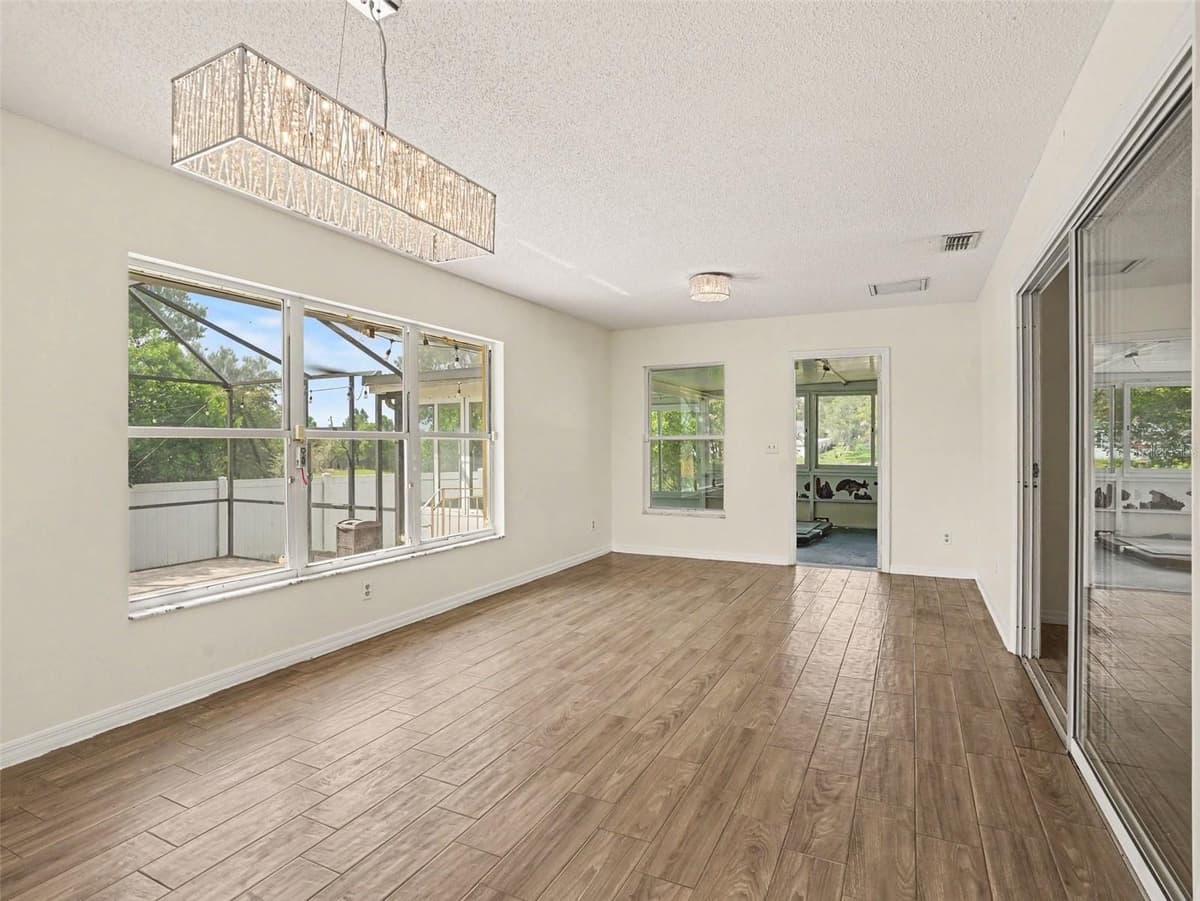 808 CHAMBERLAIN LOOP — photo 11 of 20