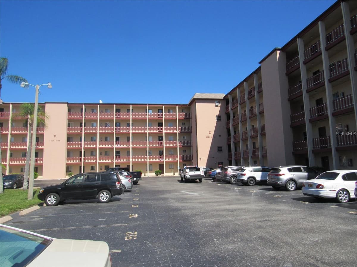 4135 LAKE BAYSHORE DRIVE — photo 1 of 2