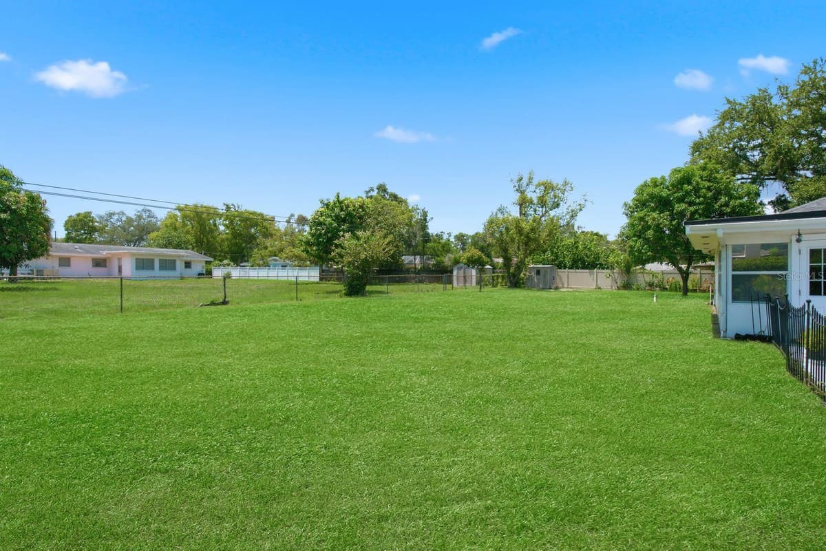 920 LAKE FOREST ROAD — photo 38 of 41