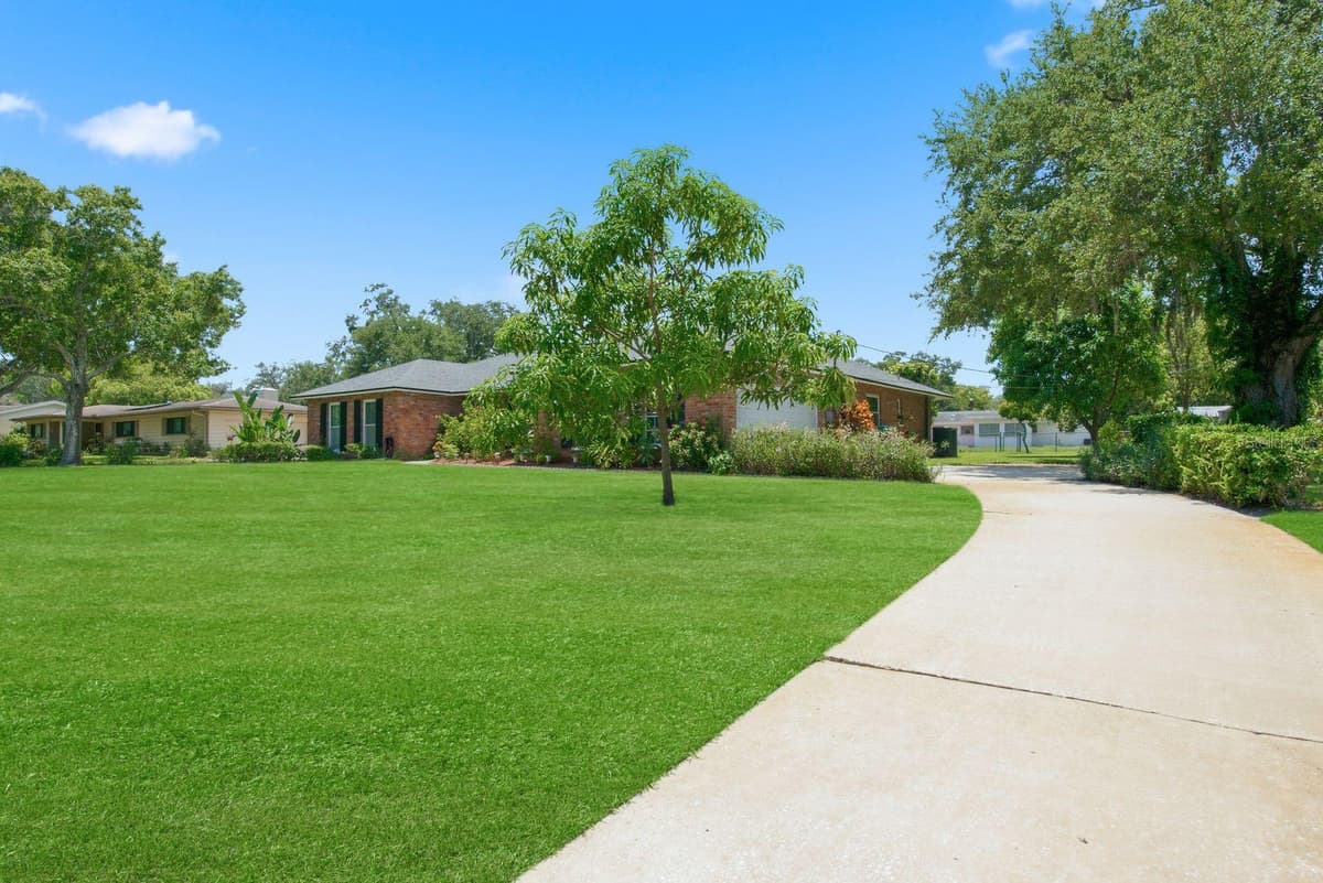 920 LAKE FOREST ROAD — photo 40 of 41