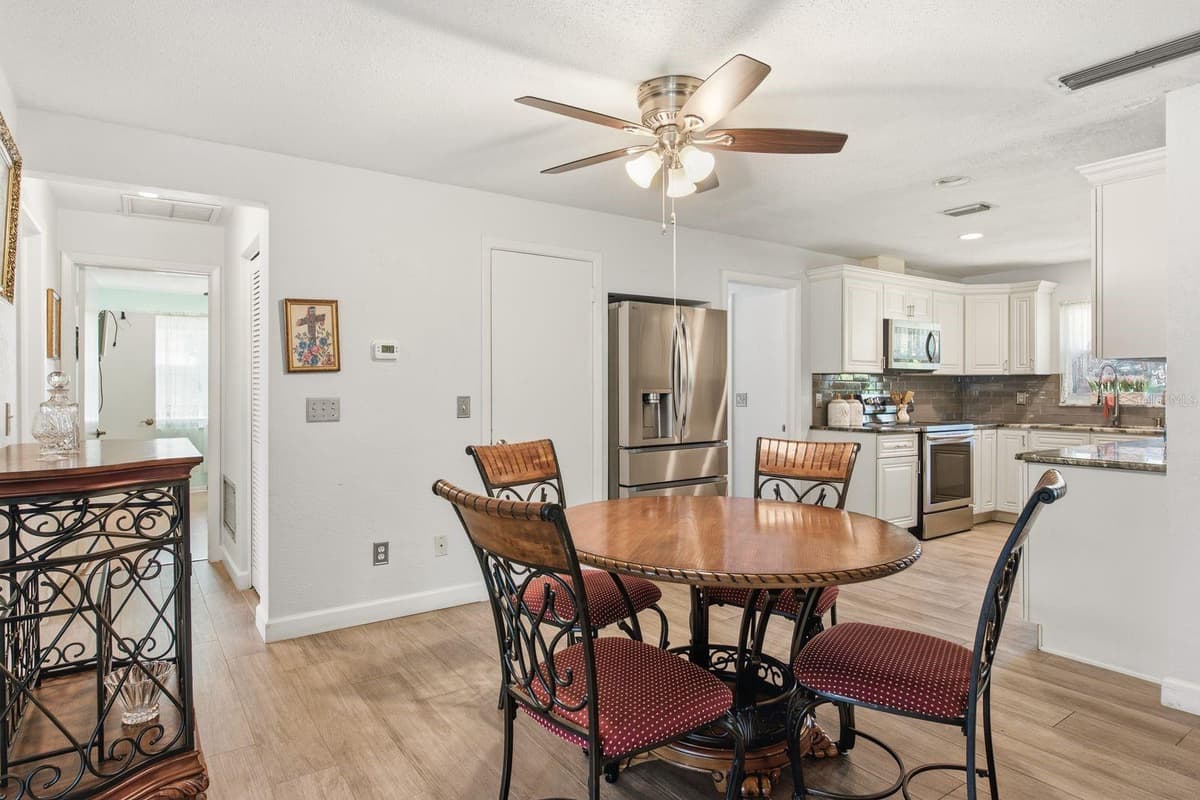 920 LAKE FOREST ROAD — photo 14 of 41