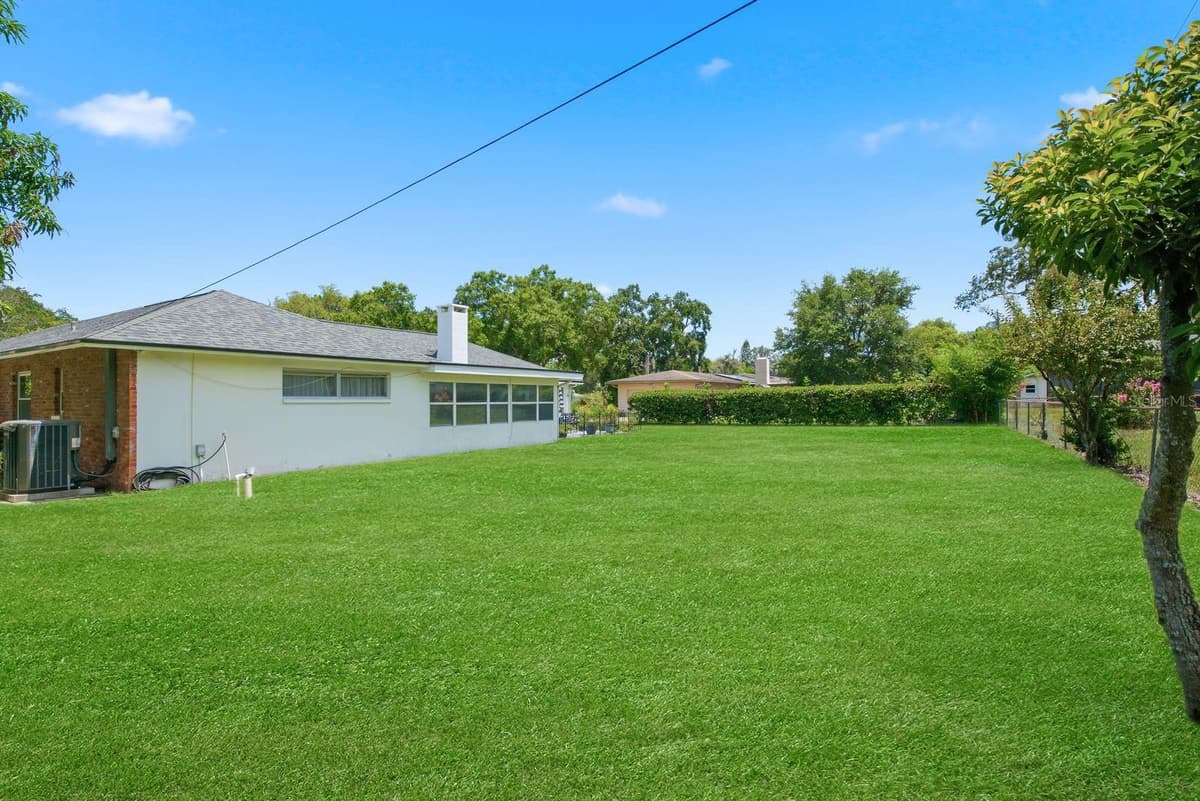 920 LAKE FOREST ROAD — photo 34 of 41