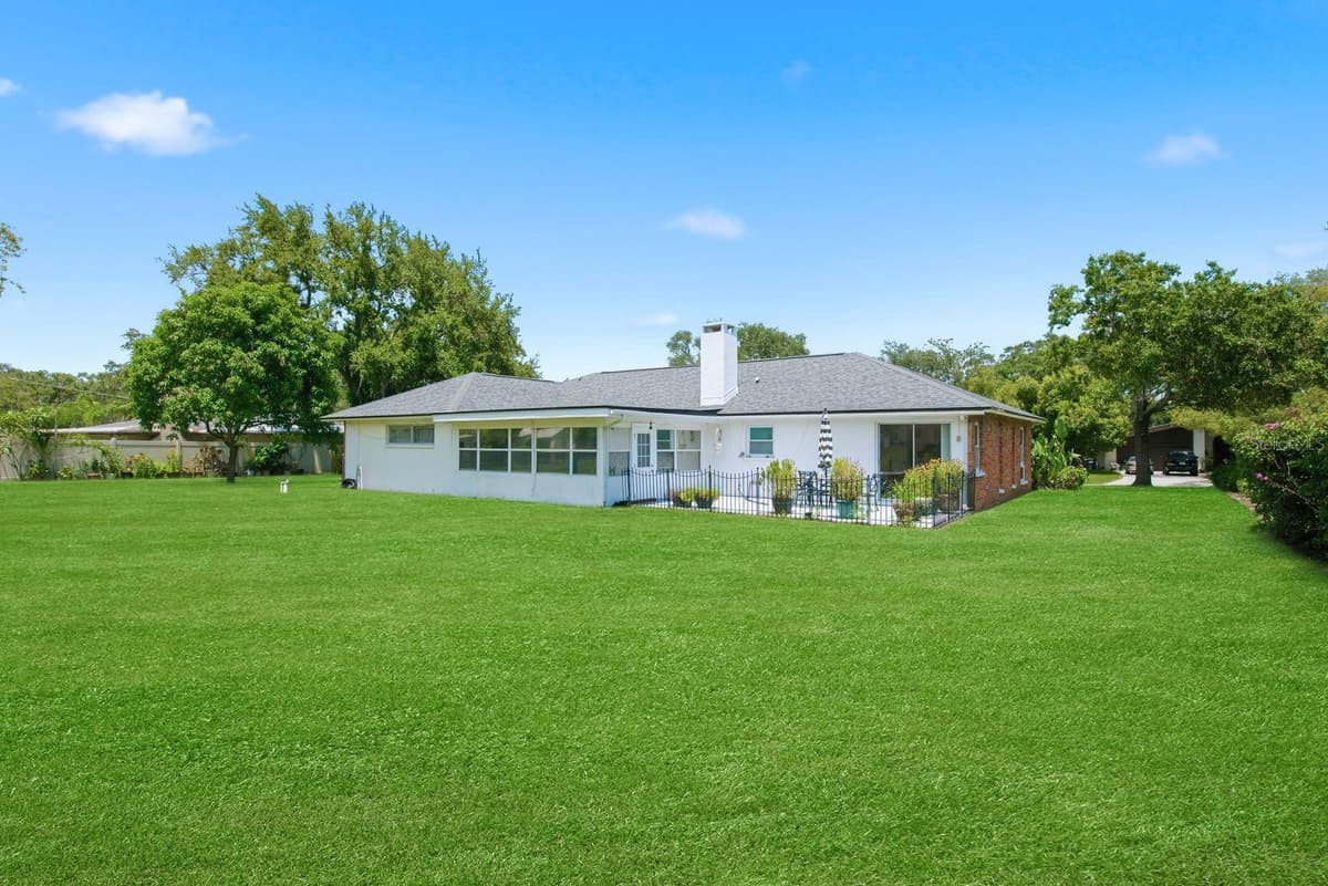 920 LAKE FOREST ROAD — photo 3 of 41