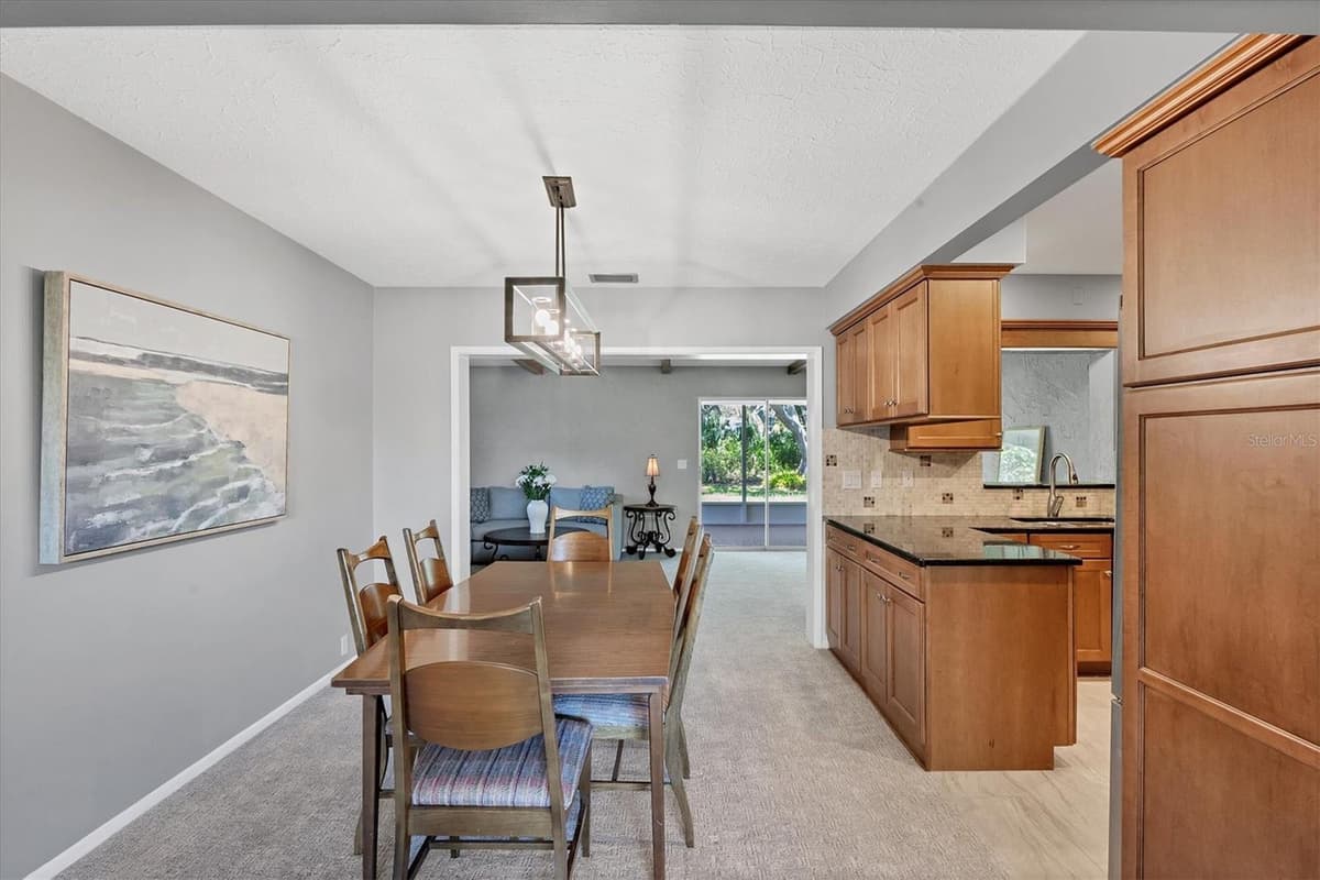 5201 STEVENS DRIVE — photo 12 of 35
